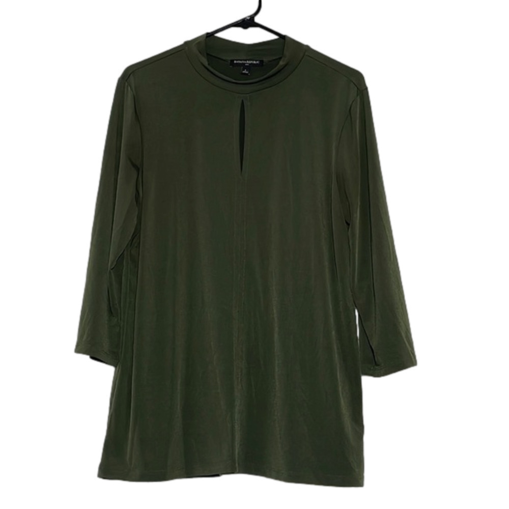Banana Republic (Factory) Good Used Condition Size L. 3/4 Sleeve Top.